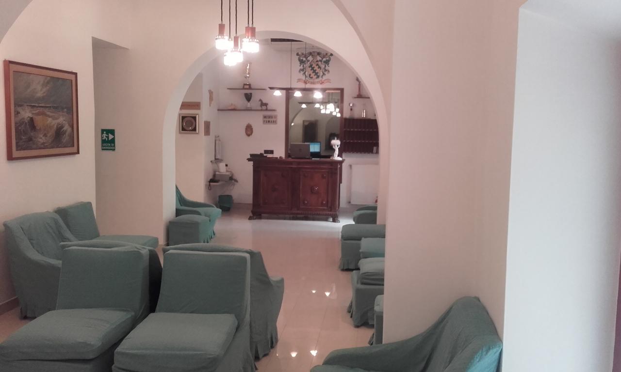 B&B Miramare Санта Маринела Екстериор снимка
